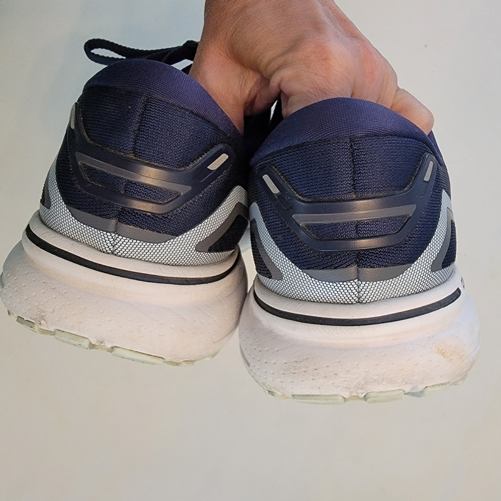 Brooks "Ghost" Running Shoes - Picture 7 of 11